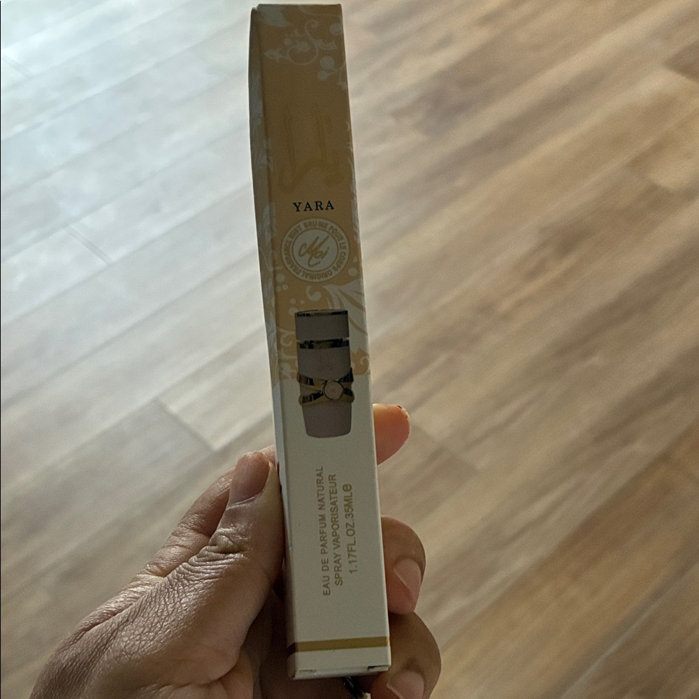 Ara Yara Fragrance with Gold Cap